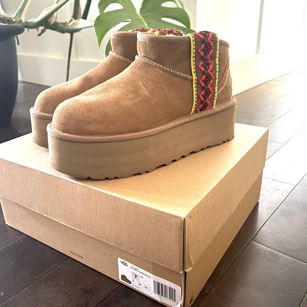 Barely worn braided UGG ultra-mini platform boots. Ultra rare!